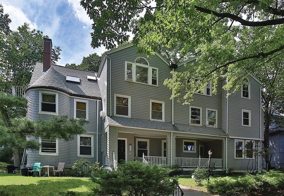 1st image of 127 Kilsyth Rd APT 3