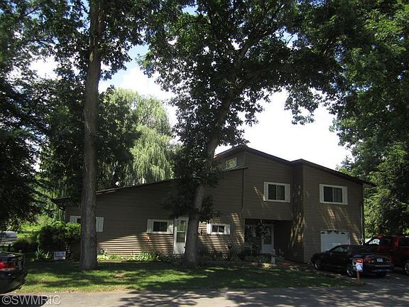 2nd image of 70352 Lakeview Dr