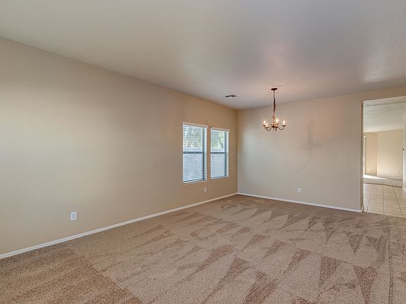 4th image of 813 E Cowboy Cove Trl