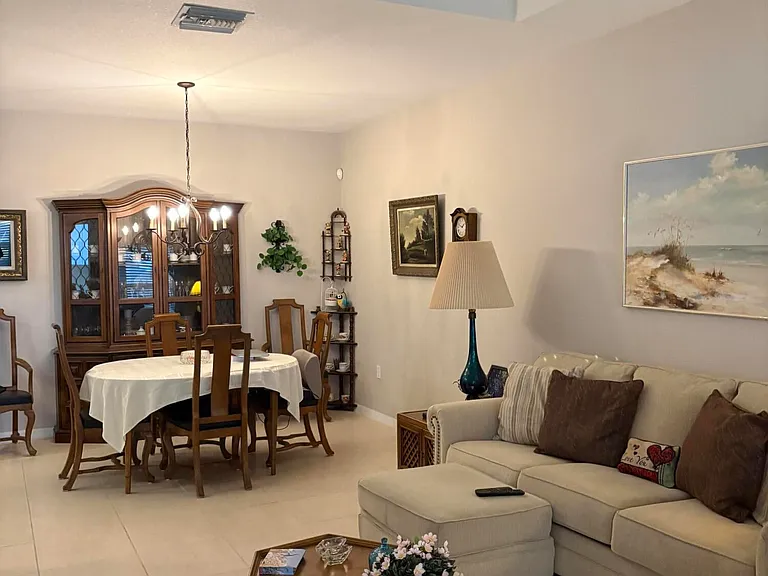 1868 S Dovetail Dr #C2 — Photo 2