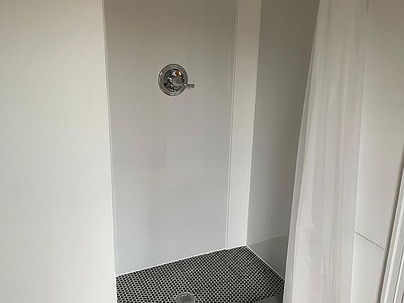 5th image of 515A Willis St #200