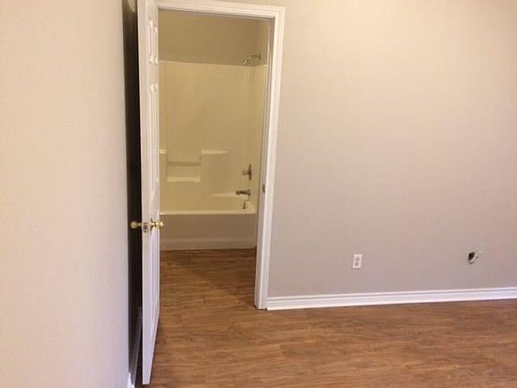 3rd image of 1719 Sully Ct