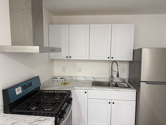 5th image of 145 S 2nd Ave #2