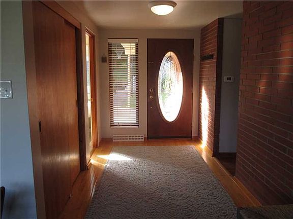 3rd image of 347 Lejeune Dr