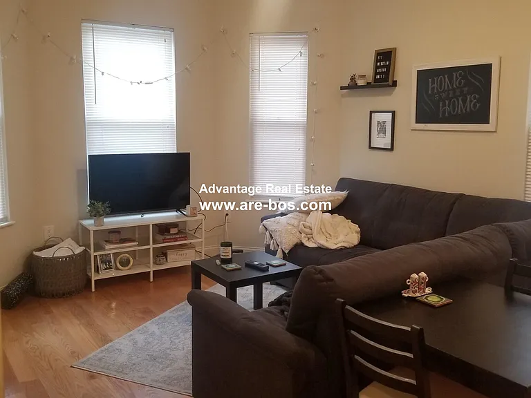 121 Webster Ave #3 — Photo 1