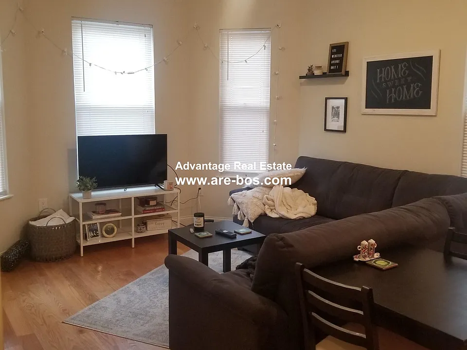 121 Webster Ave #3