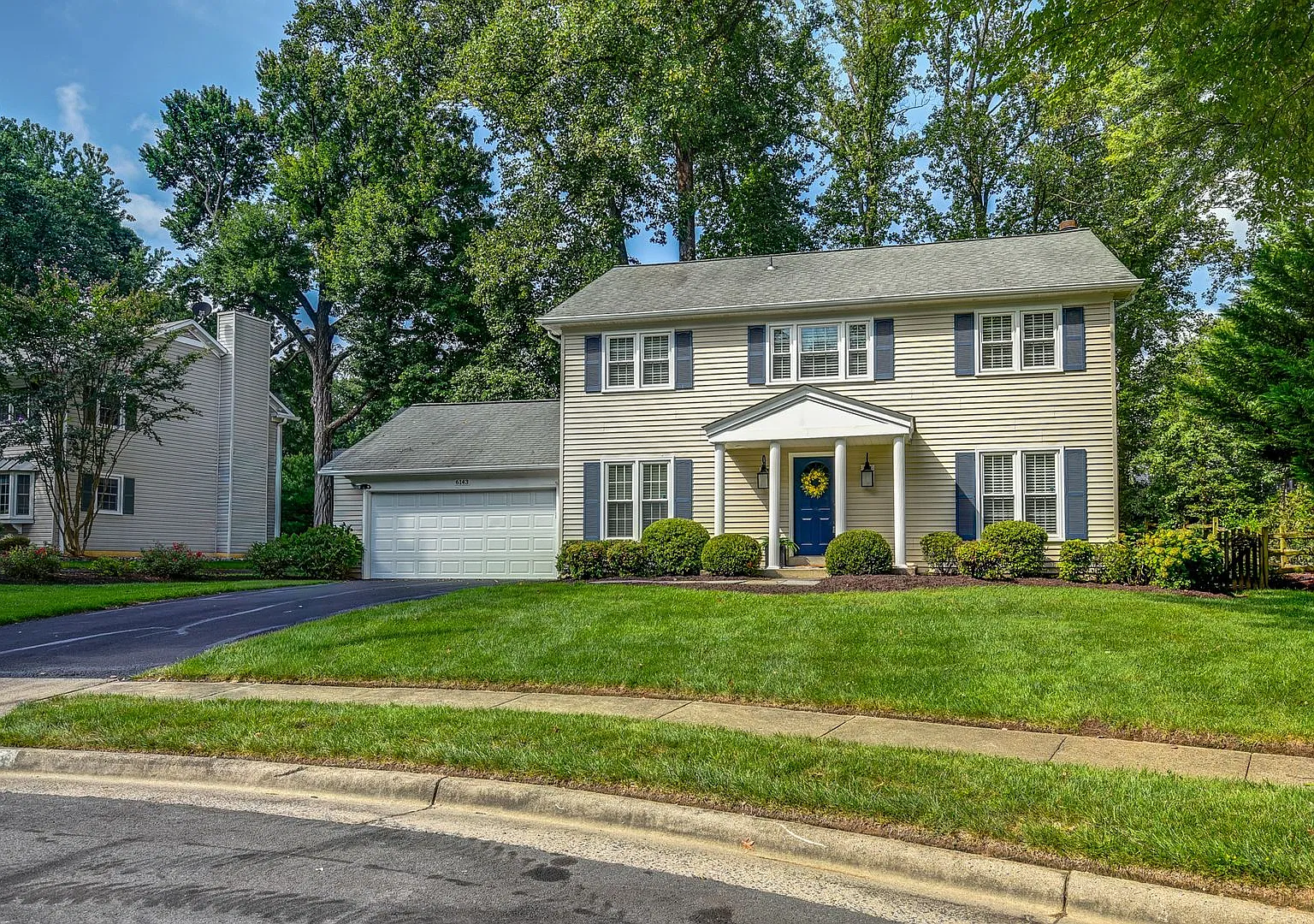 Beautiful 4 Bed 2.5 Bath SFH in Burke For Rent — Photo 2
