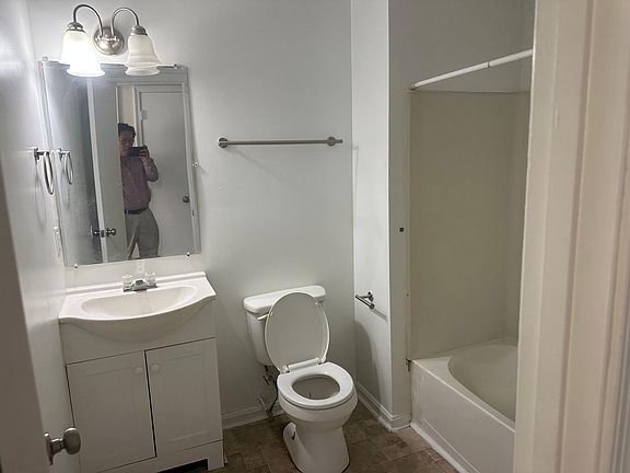 5th image of 266 Ford Ave APT 5