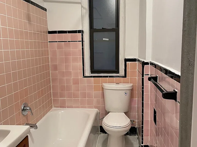 3175 Grand Concourse #2F — Photo 4
