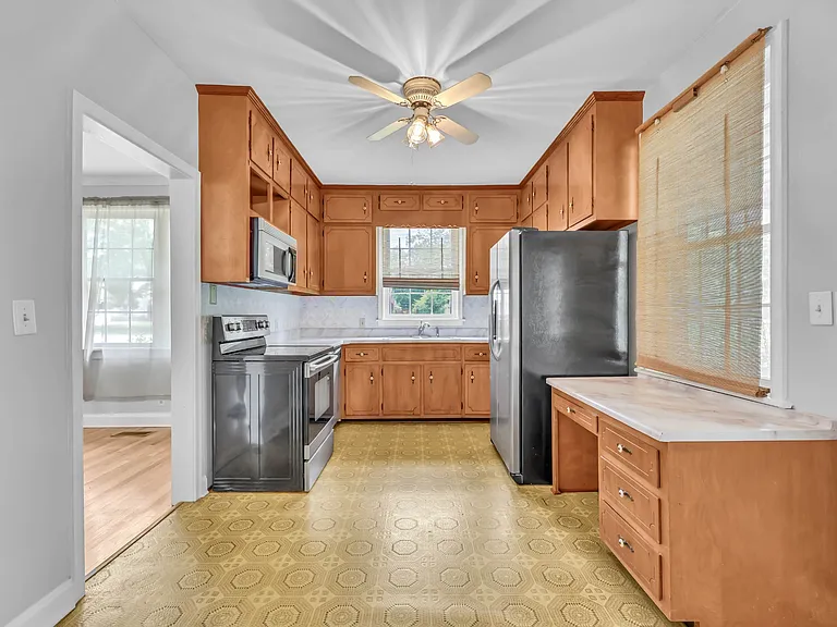217 E Meadow Cir — Photo 19