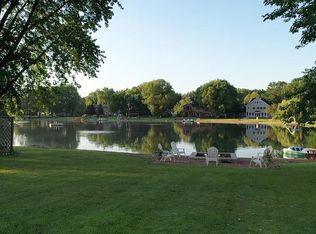 29W169 Springlake Dr, Naperville, IL 60564