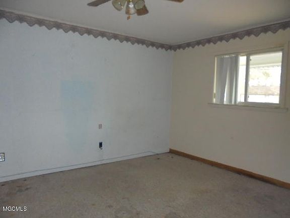 4th image of 4609 Robinhood Dr