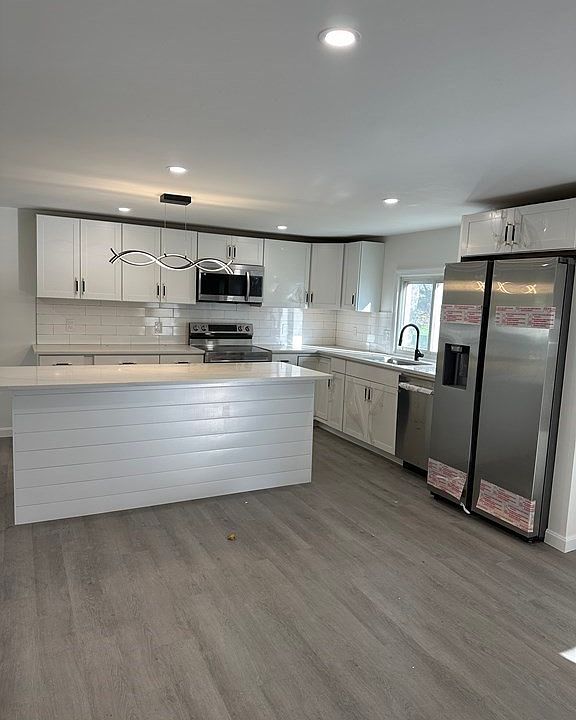 73 Lowe St, Leominster, MA 01453 Zillow