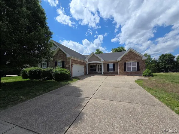 3406 Chippewa Dr, Shiloh, IL 62221