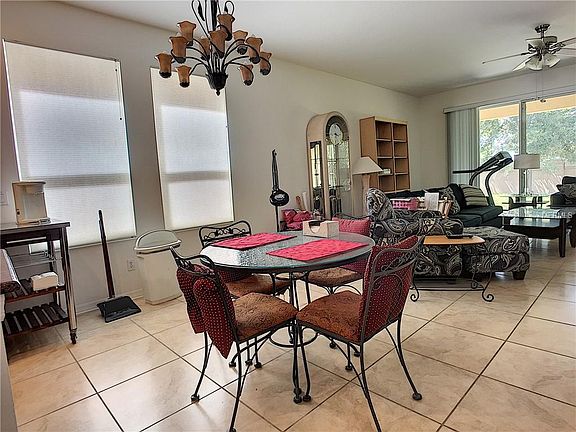 4th image of 313 Peacock Springs Ct