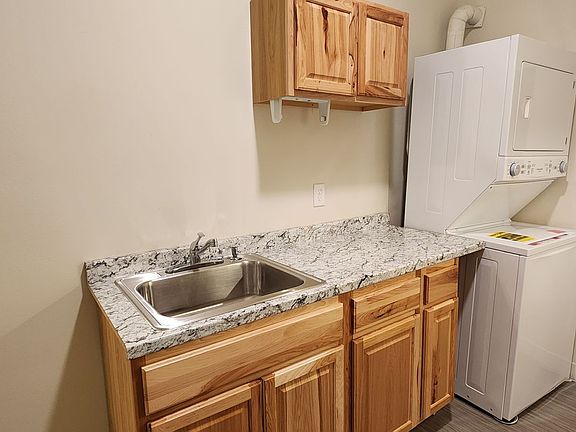 5th image of 807 E Mission Ave Unit 807