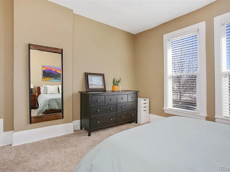 1623 N Williams St — Photo 4