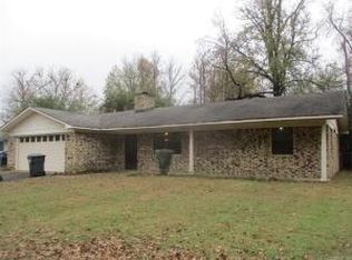 2108 E 15th St, Russellville, AR 72802