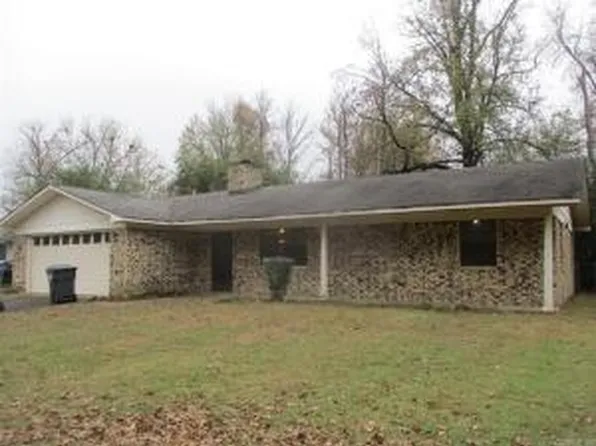 2108 E 15th St, Russellville, AR 72802