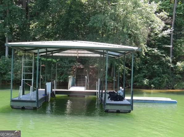 237 Waters Edge Ct, Martin, GA 30557