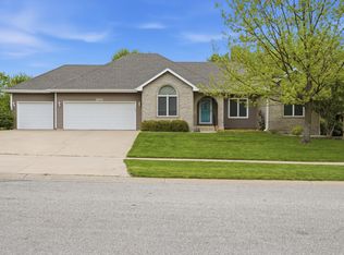 2431 SE Saturn Dr, Topeka, KS 66605