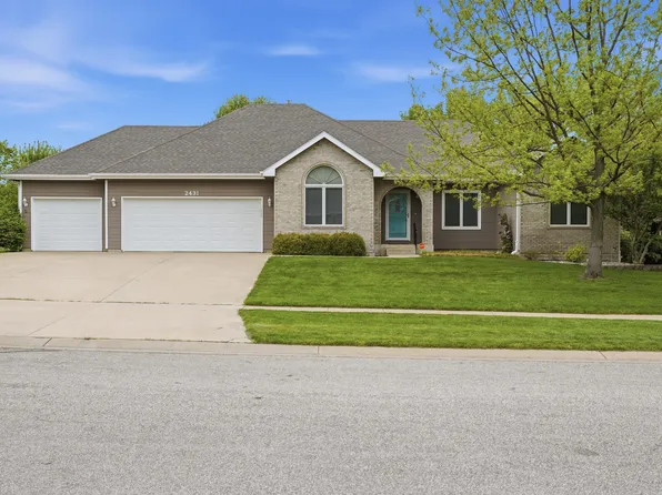 2431 SE Saturn Dr, Topeka, KS 66605