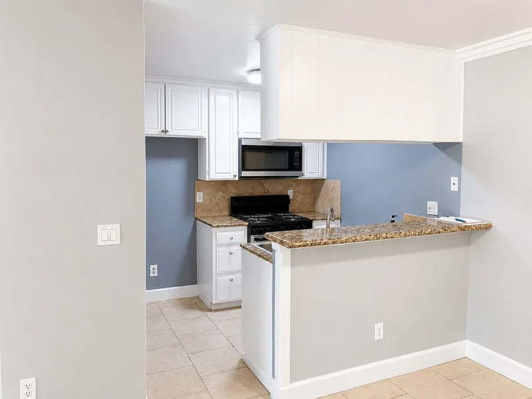 7035 Woodley Ave #130 — Photo 3