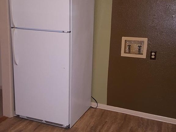 Kitchen/Laundry Hookup