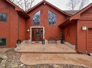 11 Bent Tree Ln, Towanda, IL 61776