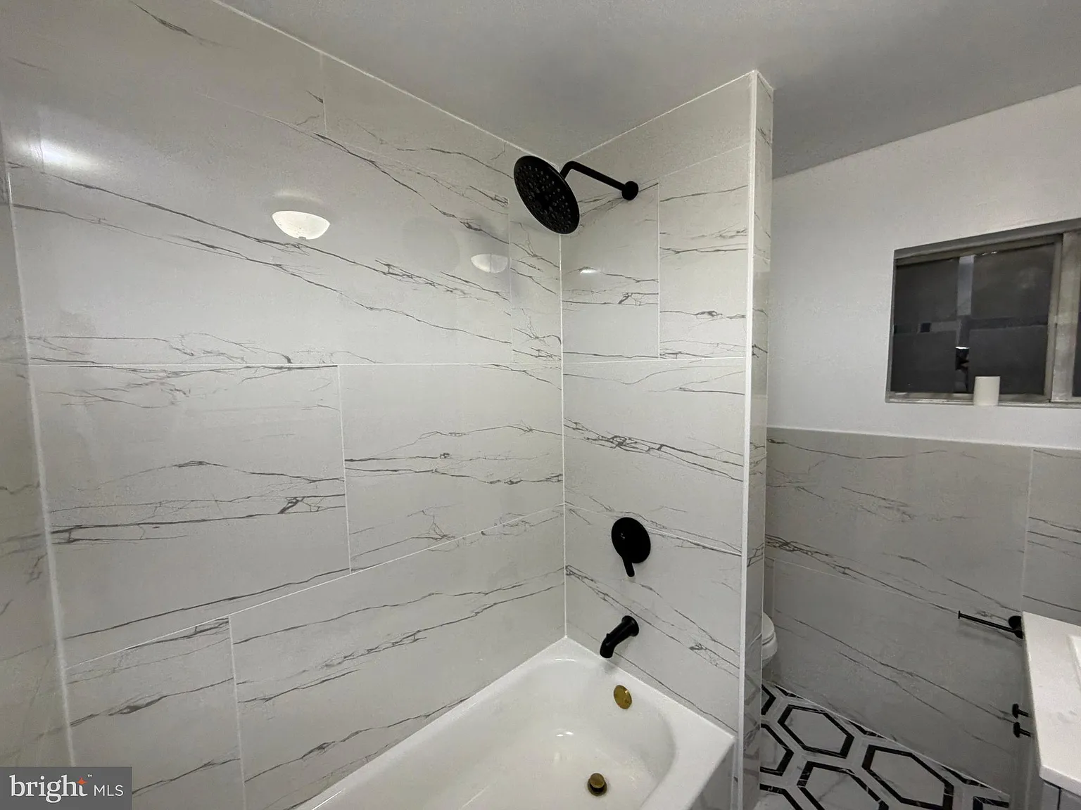 3 bed, 1450 sqft, $2,500 — Photo 3