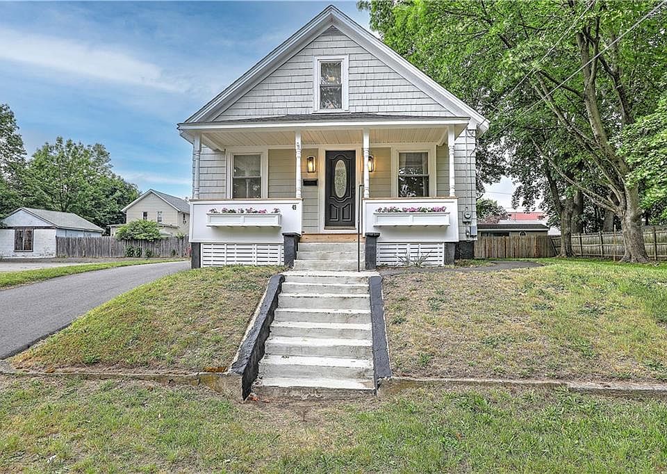 49 Crescent View Ave, Riverside, RI 02915 Zillow