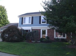 19 Wintergreen Ave E, Edison, NJ 08820