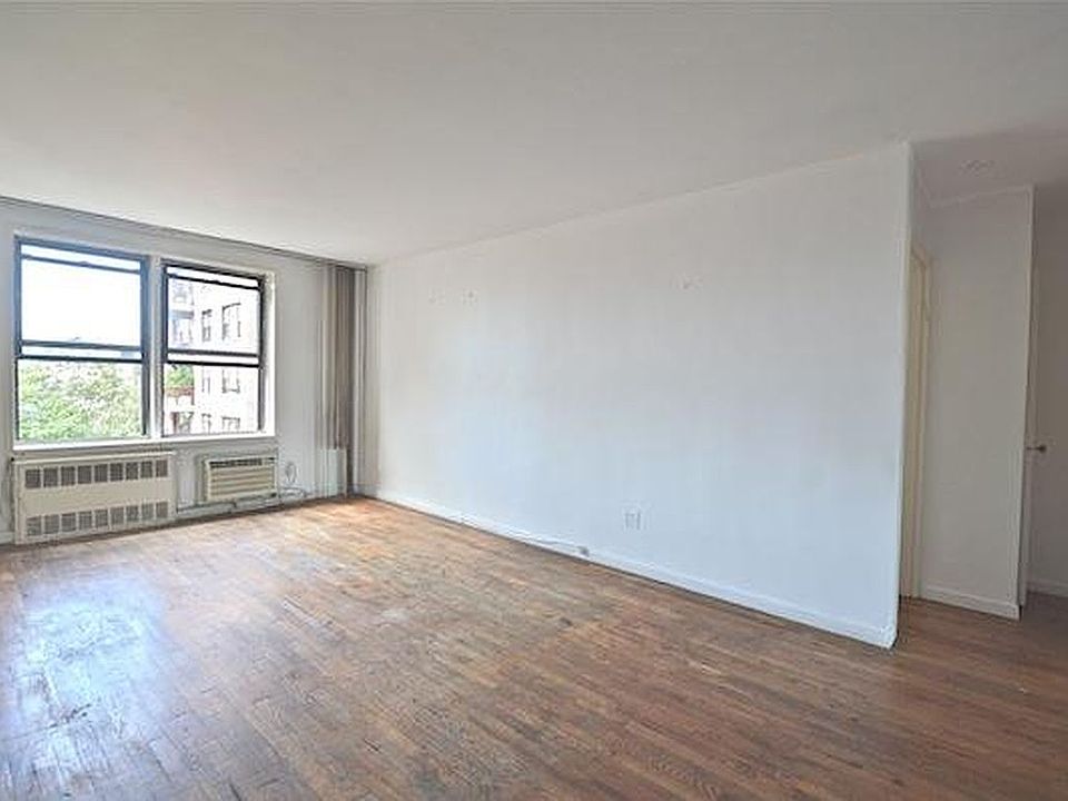 1st image of 165 Christopher St APT 5