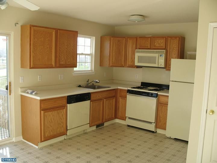 2nd image of 272 Vincent Cir