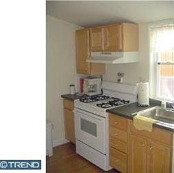 2nd image of 4542 Silverwood St