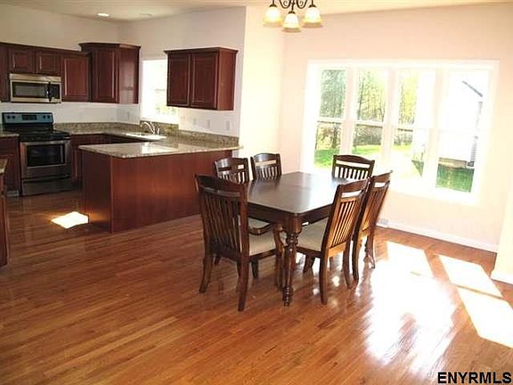 4th image of 1 Kaleen Dr