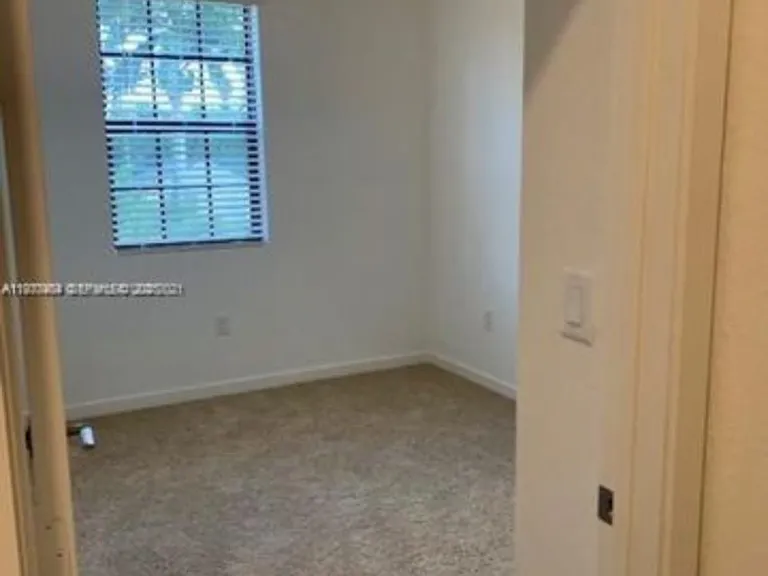 3-731 SW 11th St #3-731 — Photo 13
