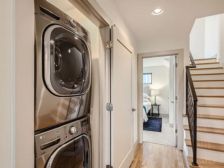 2407 Court Pl — Photo 24