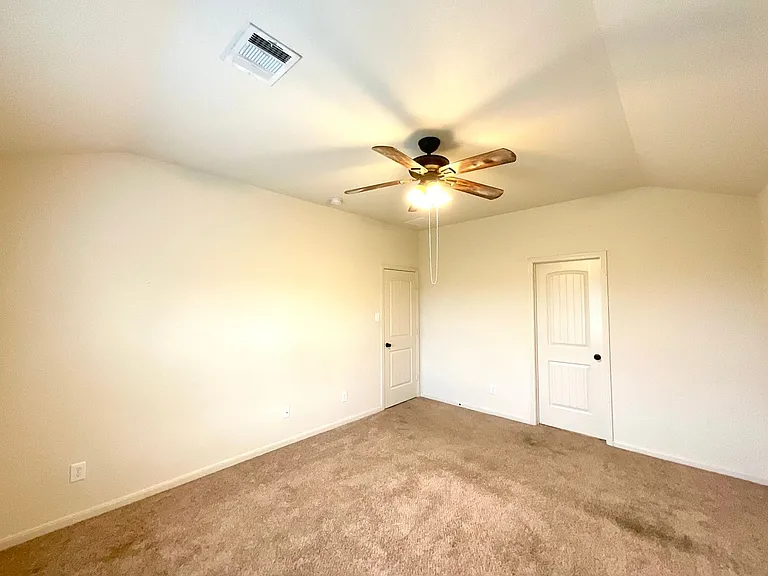 1058 Stone Br — Photo 17