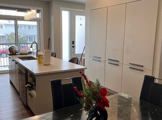 1371 Maxime St, Ottawa, ON K1B3L2