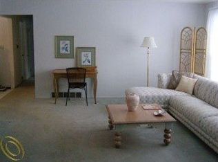 6935 Valley Spring Rd, Bloomfield Hills, MI 48301