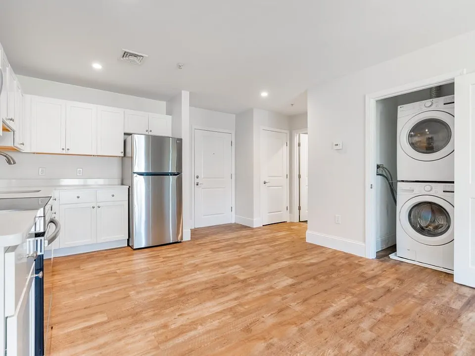 21 Paul Francis Way #27
