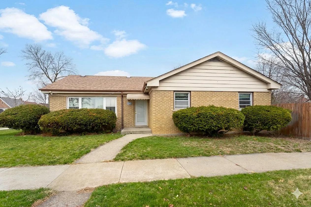 4249 Custer Ave photo 1