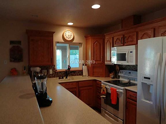 4th image of 633 Glenwood Ln