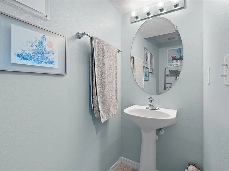 6714 Breezy Palm Dr — Photo 26