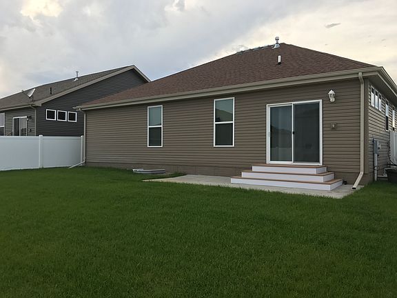 2nd image of 1021 Palmetto Ln