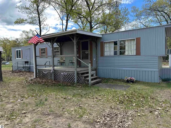 4045 Camino Dr, National City, MI 48748