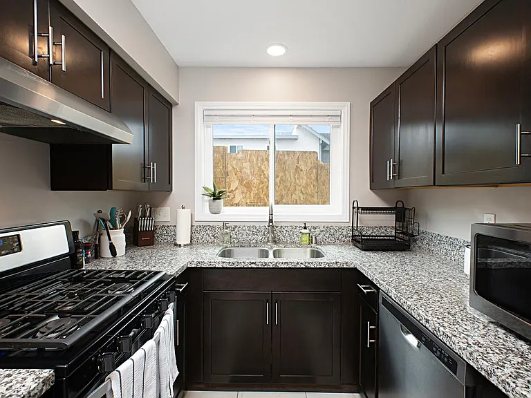 2151 Manchester Ave #B — Photo 9