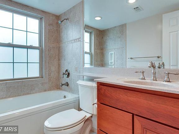 4th image of 1415 E Abingdon Dr APT 2