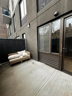 Rented by Artur Gutman, LREB | media 37